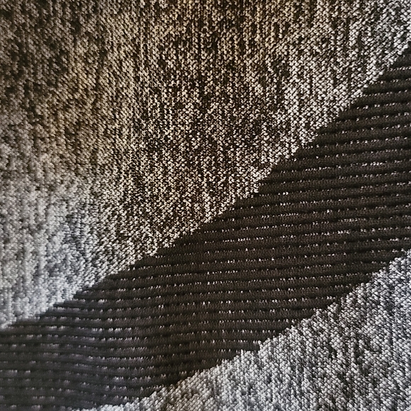 Fabletics Capris - Picture 7 of 7